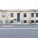 Appartamento Charming Campo De Ourique Duplex *
