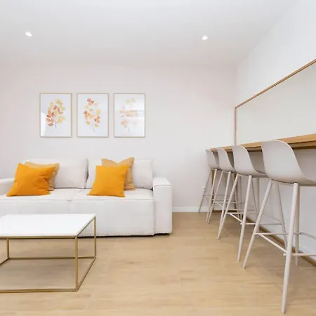 Charming Campo De Ourique Duplex Apartment