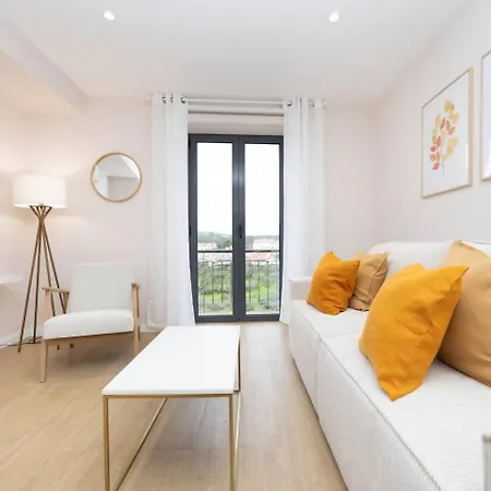 Charming Campo De Ourique Duplex Apartment Lissabon